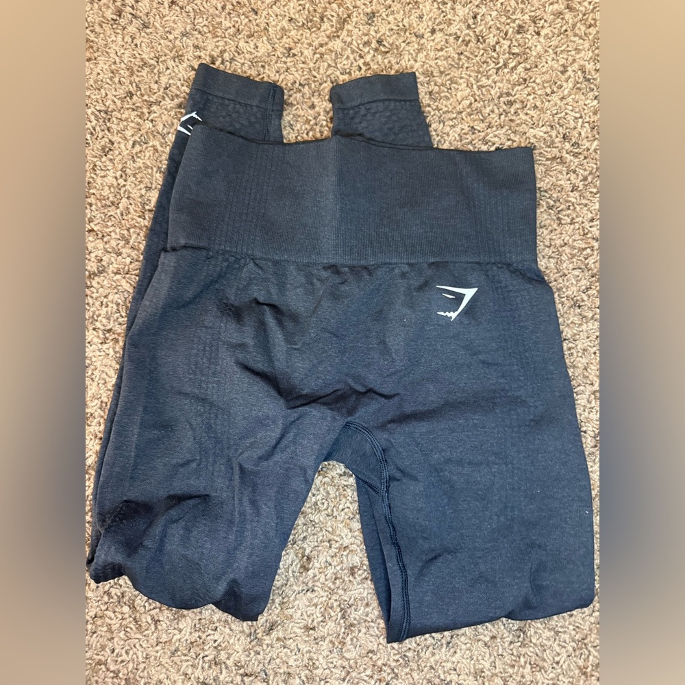 Black gymshark leggingss